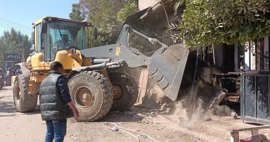 إزالة 86 حالة تعدٍ بالدير الغربى ضمن الموجة 19 للإزالات بقنا