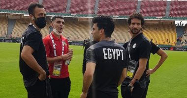 كواليس مباراة مصر والمغرب.. دردشة بين بن شرقي ولاعبى الزمالك