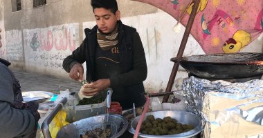 فاعل خير يحقق حلم أسرة الطفل عبدالله  بالعريش ببناء سقف لمنزلهم يحميهم من المطر