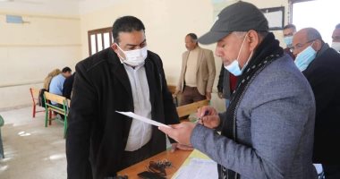 تعليم الوادى الجديد: طلاب الإعدادية يؤدون امتحان العلوم وسط أجواء احترازية