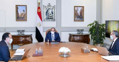 الرئيس السيسى يتابع المشروعات القومية الخاصة بقطاع الاتصالات وتكنولوجيا المعلومات.. ويوجه بتعزيز الاستثمار فى الكوادر البشرية.. ويؤكد: أحد ركائز النمو الاقتصادي والاجتماعى بالدولة.. ويوفر أفضل الخدمات للمواطنين