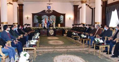 القوات المسلحة تعلن قبول دفعة جديدة من حملة الماجستير والدكتوراه للعمل ضباطا متخصصين.. بدء تسجيل البيانات إلكترونيا من الغد.. ويسمح لضباط الاحتياط وأفراد القوات المسلحة الموجودين بالخدمة التقدم بنفس الشروط
