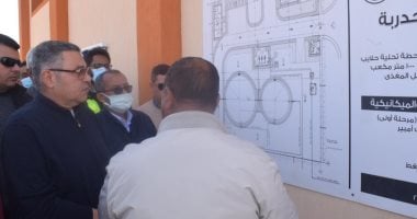 محافظ البحر الأحمر يفتتح محطتى رفع وتحلية مياه شرب بحلايب