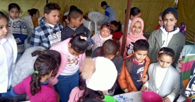 لو ابنك فى ابتدائى.. هنوريك إزاى يعمل طين الصلصال من الدقيق وملح ولون.. مباشر 