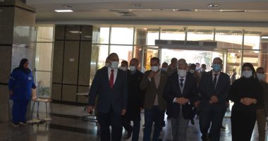 محافظ المنيا يتفقد قسم الغسيل الكلوي بمستشفى سمالوط التخصصى