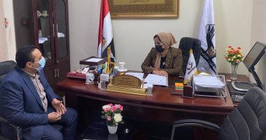 نائبة تنسيقية شباب الأحزاب تجرى مقابلات اختيار المشاركين بتدريب المحليات بالبحيرة
