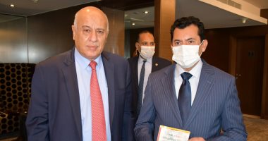 وزير الشباب والرياضة يؤكد لنظيره الفلسطينى: نعمل فى ضوء توجيهات القيادة السياسية بدعم التعاون مع الأشقاء العرب