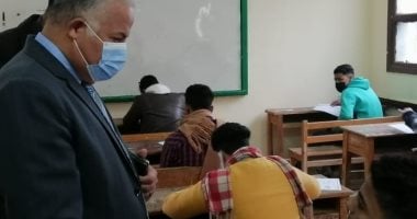 "وكيل تعليم دمياط" يشدد على اتخاذ الإجراءات الاحترازية فى امتحانات الإعدادية