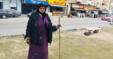 عايشاها بشرف.."سيدة" تعثر على هاتف ثمنه 10 آلاف جنيه وترفض بيعه بـ1500 جنيه.. صور