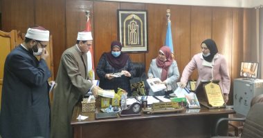 الأوقاف تهدى جامعة الإسكندرية 25 نسخة من "رؤية" لتحصين عقول الشباب من التطرف