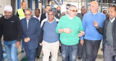 محافظ البحر الأحمر يتفقد أعمال توسعات محطة تحلية المياه بالشلاتين