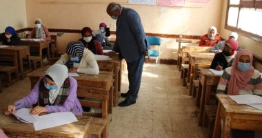 التعليم تعلن ضوابط امتحانات النقل بالثانوى العام.. انتهاء وضع الأسئلة المقالية من خلال المدرسة والإلكترونية من الوزارة.. امتحان مختلف للفترة الصباحية والمسائية.. والوزارة: من يتعرض لمشكلة على التابلت يحرر محضرا