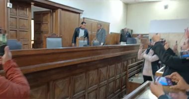 إعدام القتلة.. حكم بإحالة أوراق أب وابنه إلى المفتى فى قضية قتل سائق بالدقهلية.. السجن المؤبد لثلاثة أشخاص والمشدد 5 سنوات لأربعة.. المشدد 3 سنوات لاثنين.. و"اليوم السابع" يرصد لحظة النطق بالحكم