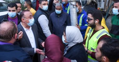 محافظ الإسكندرية ينتقل لموقع الهبوط الأرضى بشارع السلطان حسين بحى وسط.. فيديو