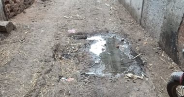 رئيس مدينة كفر الزيات يستجيب لشكوى من طفح الصرف في عزبة كازولة بالغربية