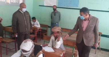 وكيل تعليم البحر الأحمر يتفقد امتحانات الإعدادية بمدارس الشلاتين
