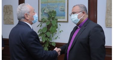 محافظ الأقصر يستقبل رئيس الطائفة الإنجيلية فى مصر.. صور