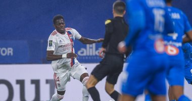 ليون يقلب الطاولة على مارسيليا ويفوز 2-1 فى الدوري الفرنسي.. فيديو