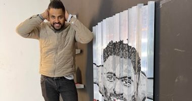 لمسة وفاء من مشجع.."محمد"صمم لوحة تجمع مؤمن زكريا مع نجوم كرة القدم
