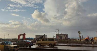 الأمطار تضرب الإسكندرية مع وصول المنخفض الجوى.. لايف وصور