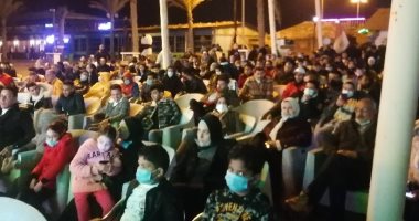 شاهد كيف تؤازر الجماهير المنتخب أمام الكاميرون عبر الشاشات الكبيرة بشاطئ بورسعيد.. فيديو