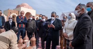 وفد من قطاع السياحة يزور قرية الفواخير لدراسة الفرص الاستثمارية