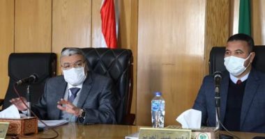محافظ المنيا يناقش آليات دعم وجذب القطاع الخاص والمستثمرين وتوفير فرص عمل