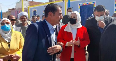 وزيرة التضامن تسلم منازل المتضررين من السيول فى أسوان بعد تطويرها..فيديو وصور