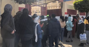 فى آخر أيام الامتحانات.. صعوبة "الدراسات" ترسم الحزن على وجوه طلاب إعدادية الدقهلية