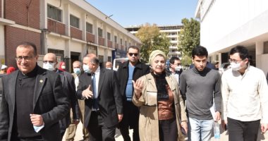 وفد صينى يتفقد المستشفيات الجامعية بأسيوط ومعاملها المركزية لتعزيز التعاون
