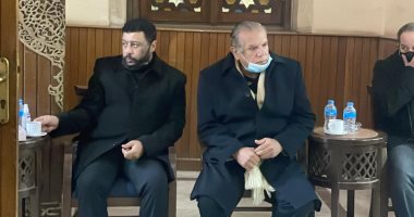 طارق لطفى وأشرف زكى وأحمد فتحى أول الحاضرين فى عزاء والدة محمد جمعة