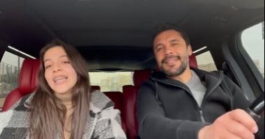 على الحان الغزالة رايقة.. الصقر احمد حسن وابنته يحتفلان بتأهل المنتخب لنهائى أفريقيا