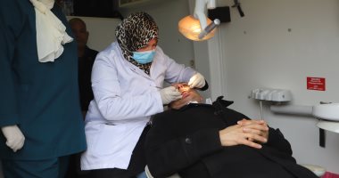 القوى العاملة: قافلة طبية متخصصة فى الأسنان للكشف على العاملين بالوزارة.. صور