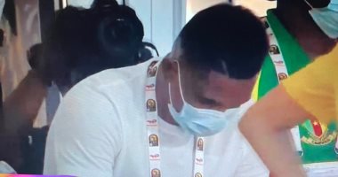 محمد هنيدى لـ صامويل إيتو: "خسرت.. إنى آسف".. ابقى تعالى بدرى الحرب متتأخرش