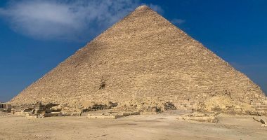 لأول مرة.. زائروا الأهرامات يستطيعون رؤية الضلع الجنوبى للهرم الأكبر كاملا 