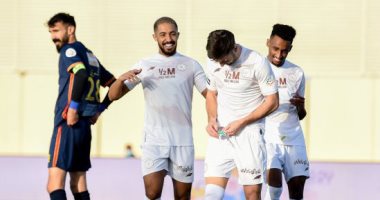 الشباب يقفز إلى وصافة الدورى السعودي بفوز صعب أمام الحزم 