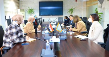 البيئة تبحث مع ممثلى الأمم المتحدة دعم "حياة كريمة" وربطها بمواجهة تغير المناخ