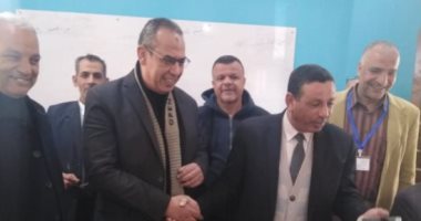 مدير تعليم القليوبية يتفقد لجان تقدير الدرجات للشهادة الإعدادية.. صور
