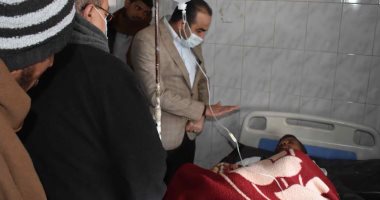 سكرتير عام المنيا يتابع الحالة الصحية لمصابى حادث الصحراوى الشرقى