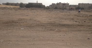 محافظة القاهرة ترفع 10 آلاف طن مخلفات هدم من حدودها مع القليوبية.. صور