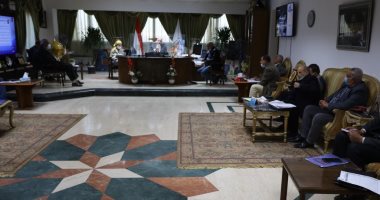 محافظ جنوب سيناء يناقش استعدادات استضافة شرم الشيخ لمؤتمر التغيرات المناخية