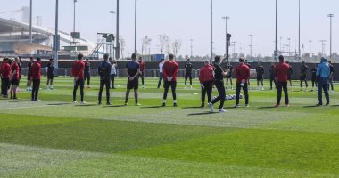 بعثة الأهلي فى الإمارات تقف دقيقة حدادًا على الطفل ريان قبل بداية المران