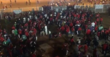 لحظة خروج الجماهير من ملعب مباراة مصر والسنغال بنهائى بطولة أمم إفريقيا.. فيديو