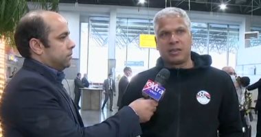 وائل جمعة من مطار القاهرة: كسبنا احترام العالم كله بالأداء والروح