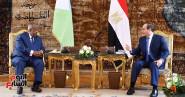 الرئيس الجيبوتى من قصر الاتحادية: مباحثاتى مع الرئيس السيسى كانت بناءة ومثمرة.. اتفقنا على تطوير التعاون فى المجالات الاقتصادية والصحية والسياحية والأمنية..  وواثقون بقدرة مصر وحنكة قيادتها فى إنجاح قمة المناخ