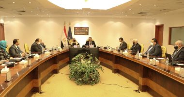وزيرا البيئة والاتصالات يناقشان استعدادات استضافة مصر قمة التغير المناخى 