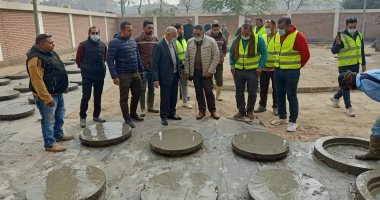 مياه القليوبية تصنع أغطية بالوعات المياه والصرف من الخرسانة لمواجهة سرقتها