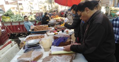 إعدام أغذية فاسدة وإحالة محاضر المخالفات للنيابة فى حملات مكبرة بالدقهلية ..صور