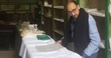 شاهد "أبو الوفا" وحكاية 100 سنة مع أقدم محلات الأكفان بالبحيرة