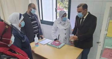 وكيل "صحة دمياط" يفاجئ الوحدات الصحية ويحيل المخالفات للشئون القانونية